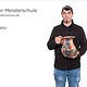Portrait Fabian Dietz mit seiner Kupfervase als Spenglermeisterstück
