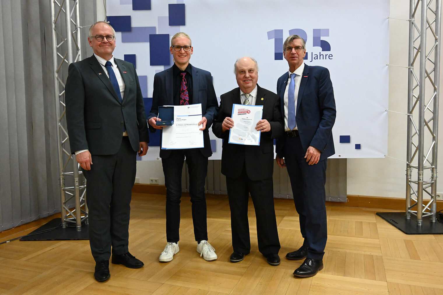 Ehrung Bundessieger 2024 Gruppenfoto