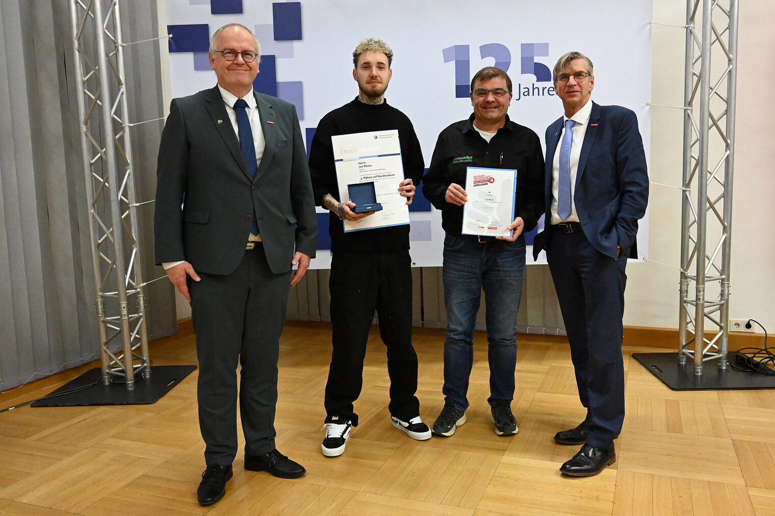 Ehrung Bundessieger 2024 Gruppenfoto