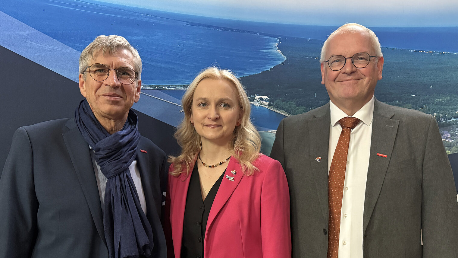 Gruppenfoto von drei Personen