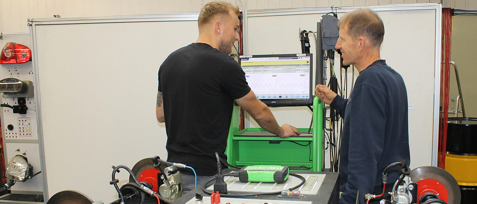 Freiberuflicher Kfz-Meister/in gesucht für ÜLU in Aschaffenburg – praxisnah im Werkstattalltag