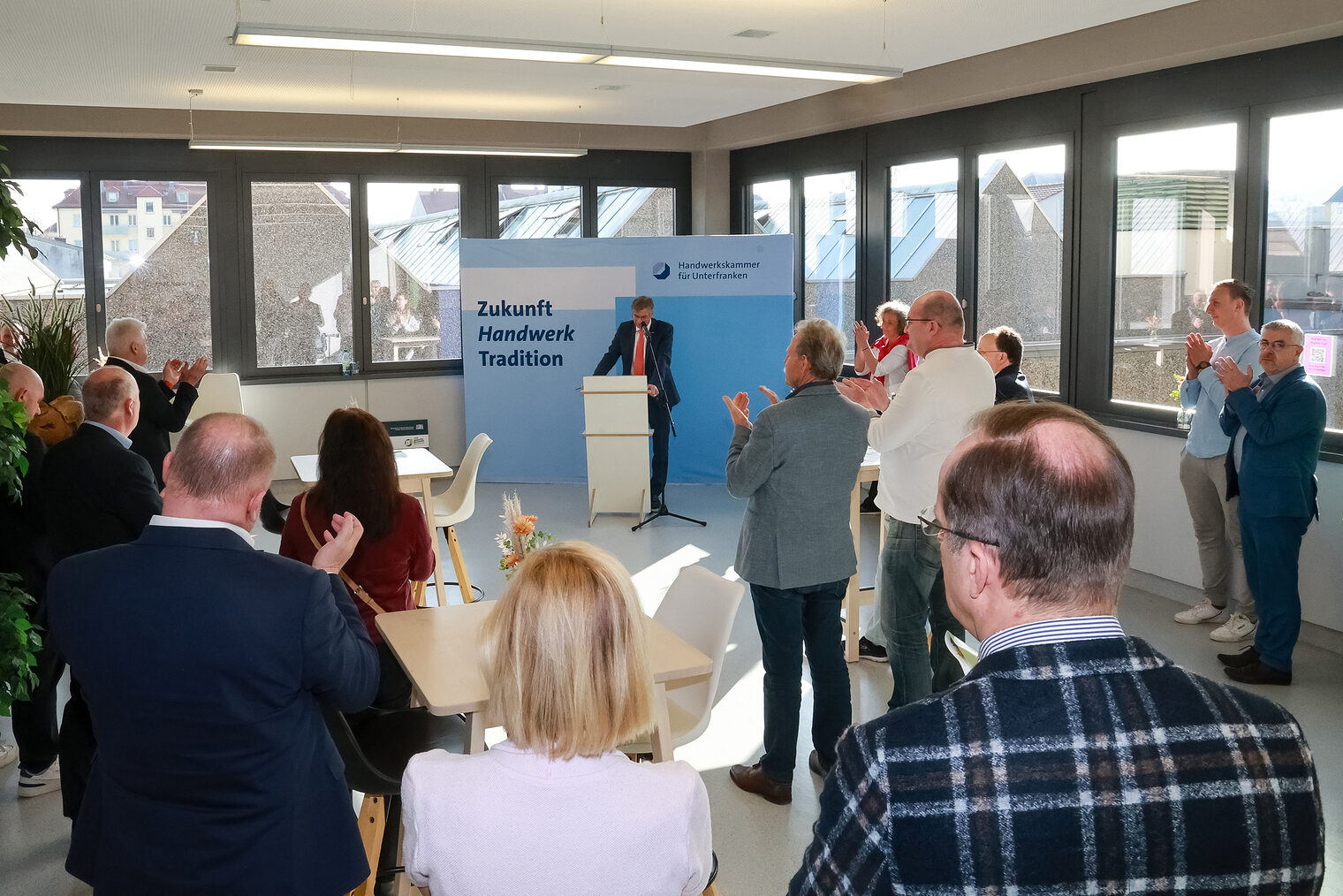 Eröffnungsrede beim Macher-Tag 2026 durch Michael Bissert vor zahlreichen Ehrengästen